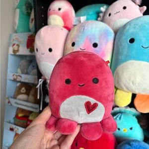 Custom 5” Velvet the Octopus Squishmallow!!